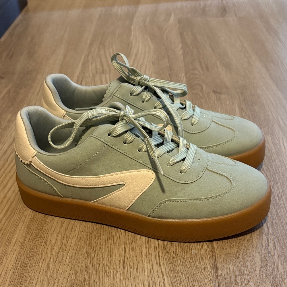 Dolce Vita Sneakers